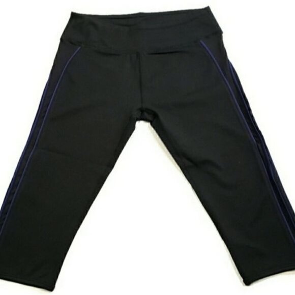NWT Fabletics Polar Crop Capri‎ Workout Athletic Leggings Black Women's Size XS - Picture 2 of 6